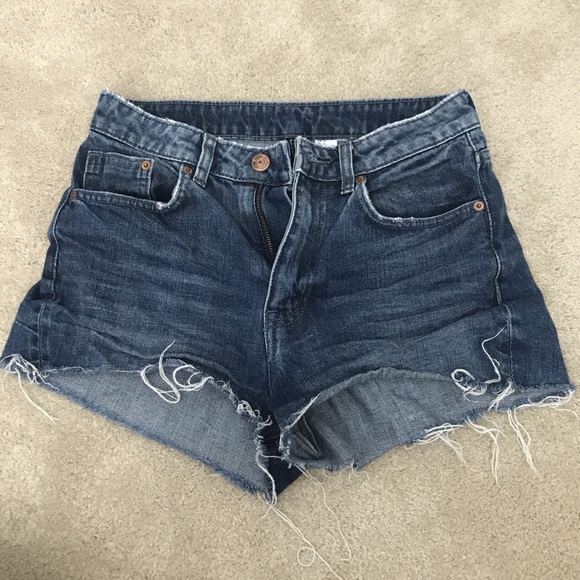 H&M denim cutoffs - Picture 1 of 2